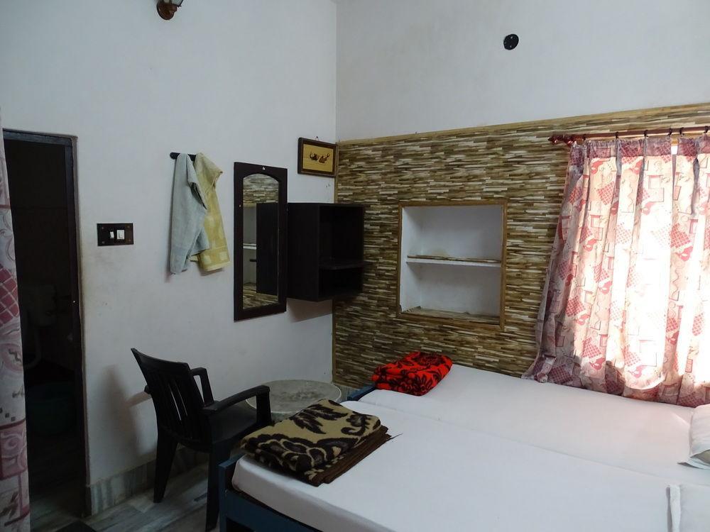 Teerth Guest House Varanasi Luaran gambar